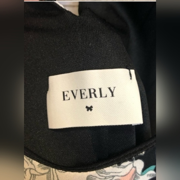 Everly Dress, Juliette Floral Foil Shift Sleeveless Dress, Size Medium - Picture 9 of 11